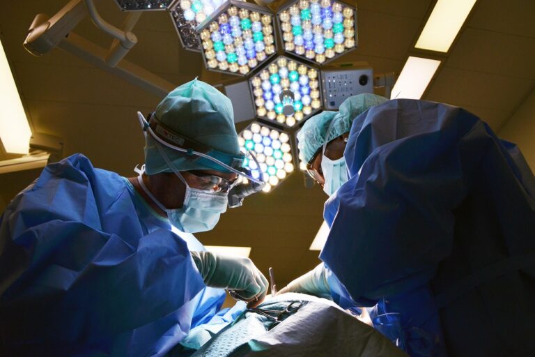Médico é oxítona paroxítona ou proparoxítona?